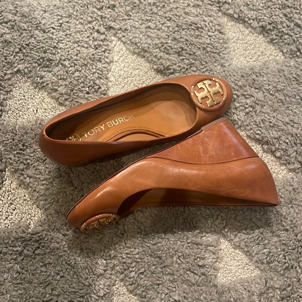 Tory Burch Wedge - Goat Leather